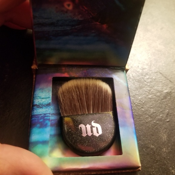 OFFERS ACCEPTED! Urban Decay Space Powder - Picture 3 of 7